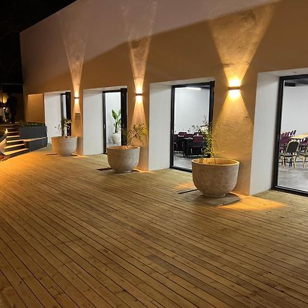 Nkanhi Centro De Conferencias E Hotel Понта до Оуро Екстериор снимка